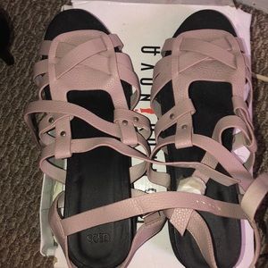 Cute Strappy Sandals !